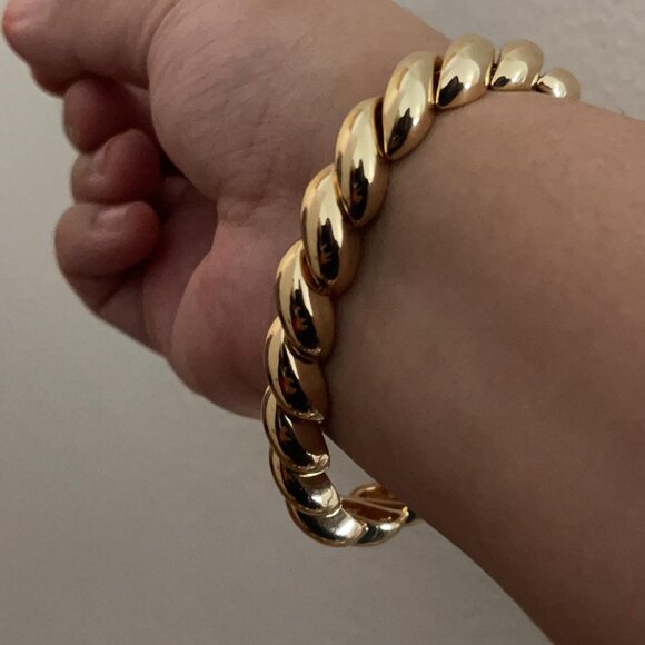 Neiman Marcus Ribbed Evening 14K Gold Plated Bracelet - Picture 3 of 7